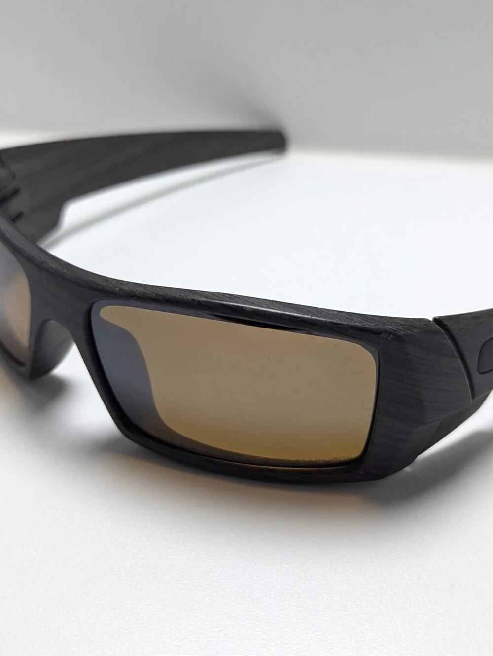 Oakley Gascan OO9014-07 Brown Lens Black Men’s Wraparound Sunglasses 60-15-125
